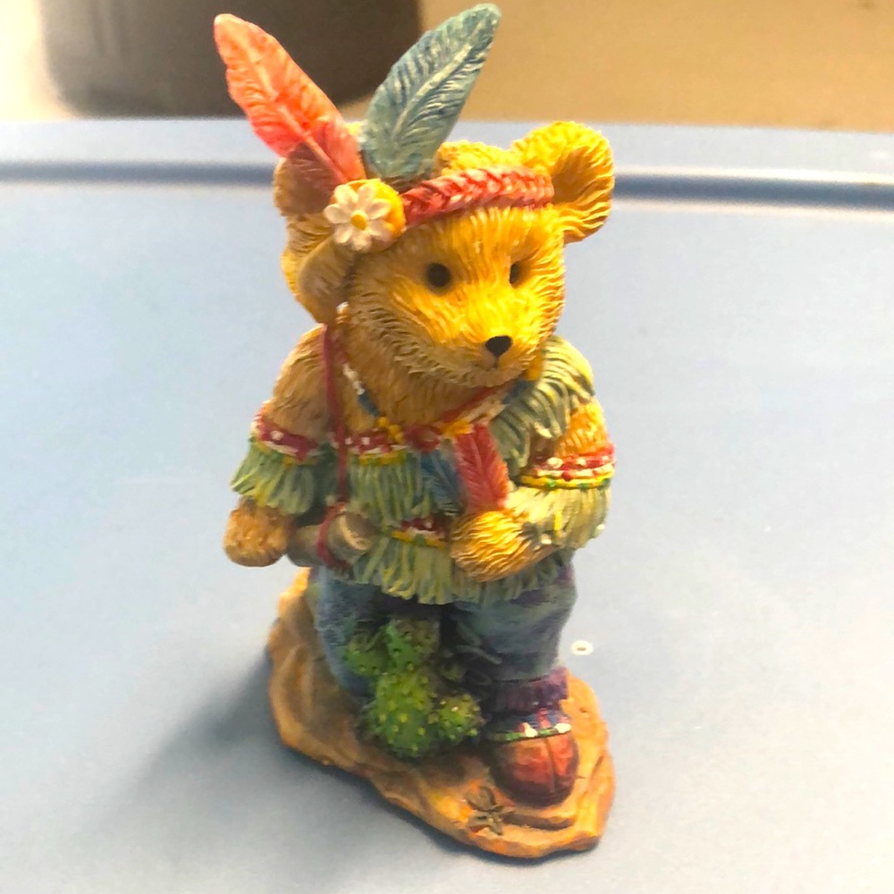 Vintage Boyd’s Bear Collection ( Resin) Native Bear💗💗💗💗